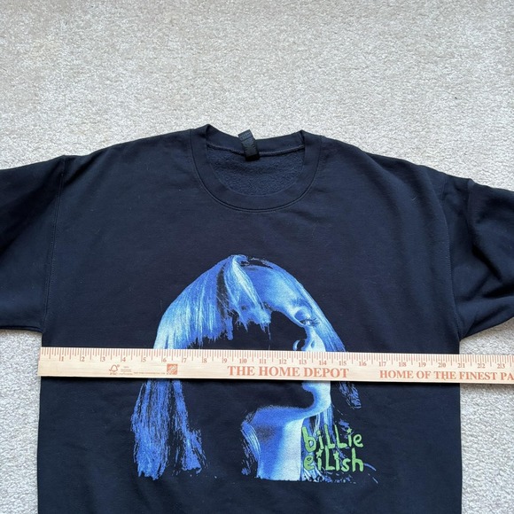 Billie Eilish Sweatshirt Mens Medium Black Crewneck Portrait Graphic Pullover - Picture 4 of 7